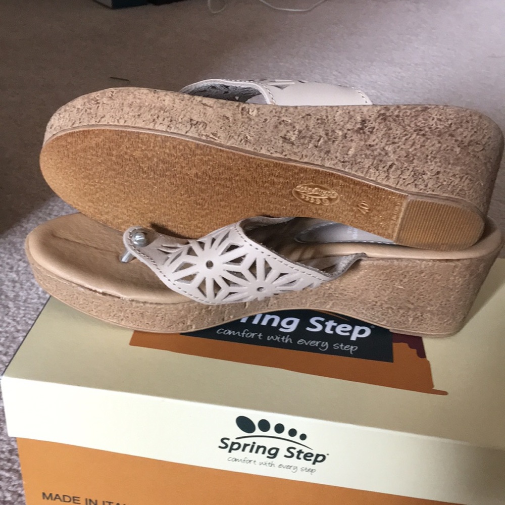 NWT faux cork wedges. Size 10 - 2 1/2” heel - Picture 3 of 5